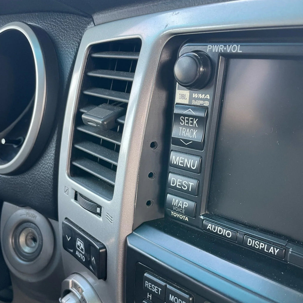 Toyota 4Runner Dash Mount — 2003–2009