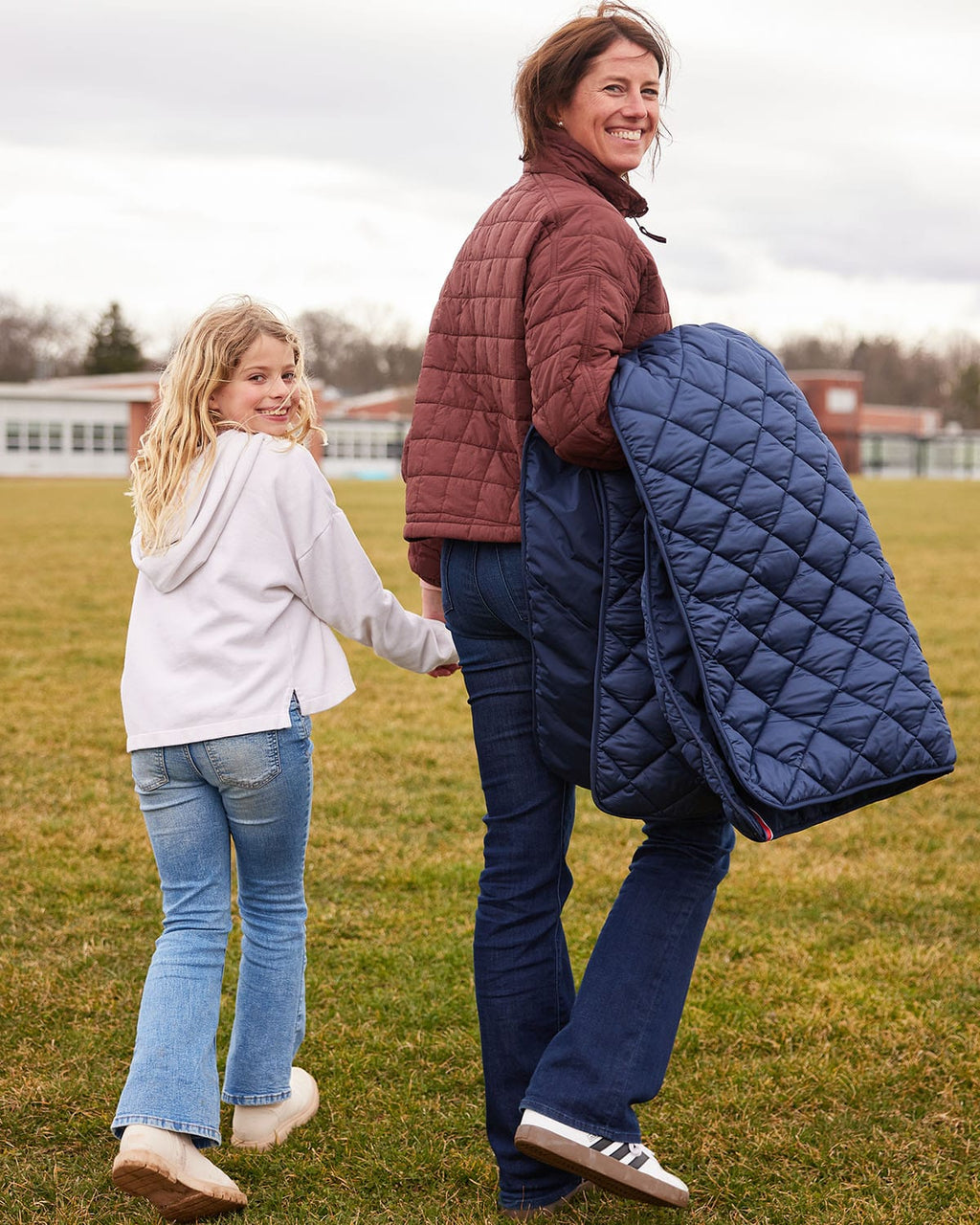 Waterproof Puffer Blanket with Pockets