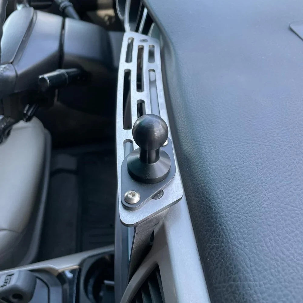 Toyota 4Runner Dash Mount — 2003–2009