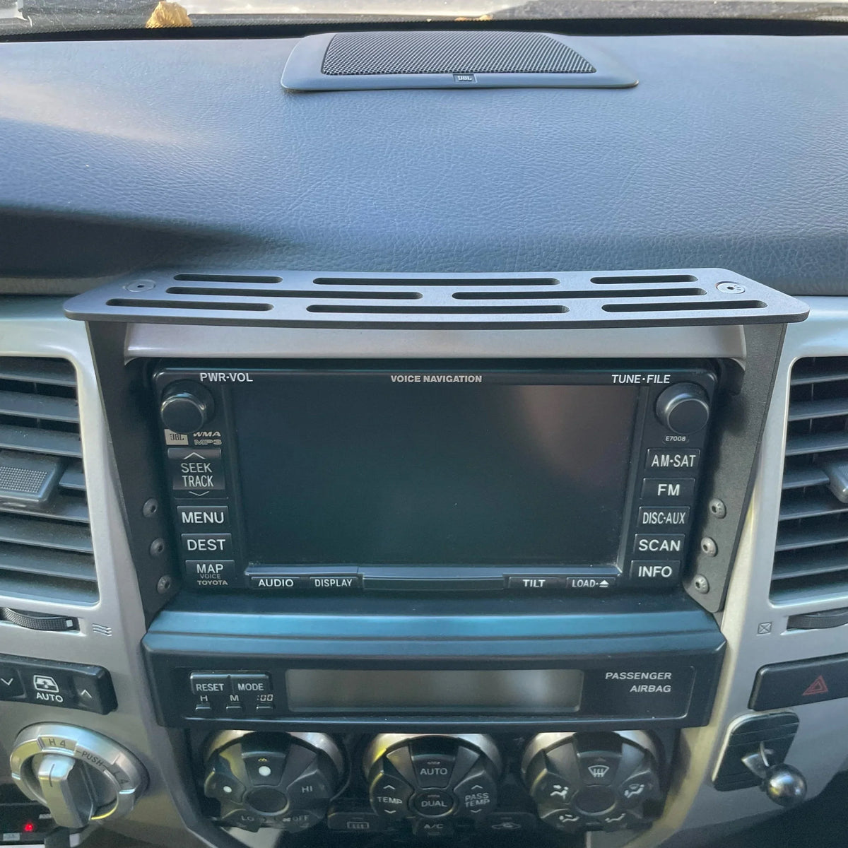 Toyota 4Runner Dash Mount — 2003–2009