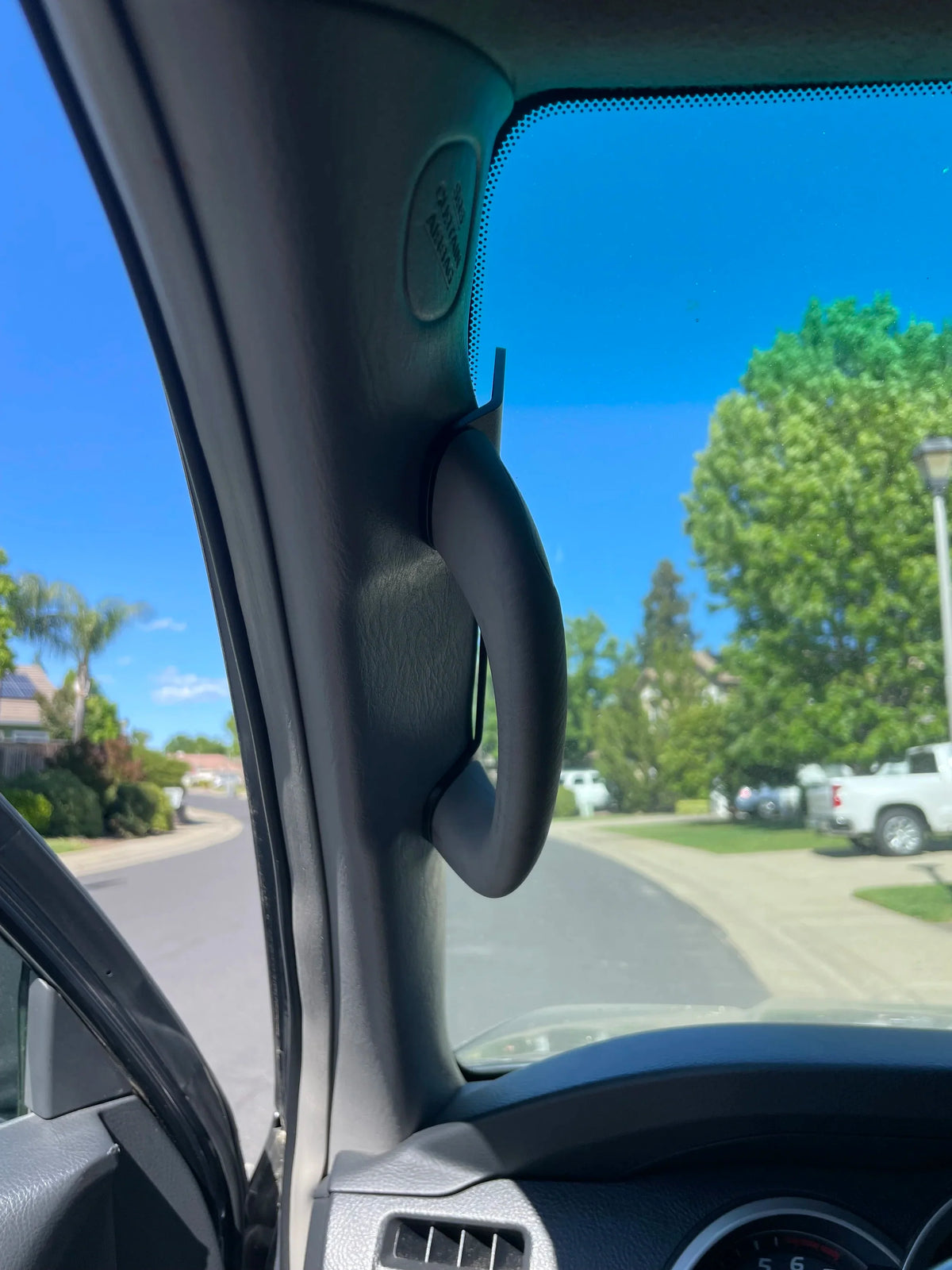 Lexus GX470 A-Pillar Mount — 2003–2009